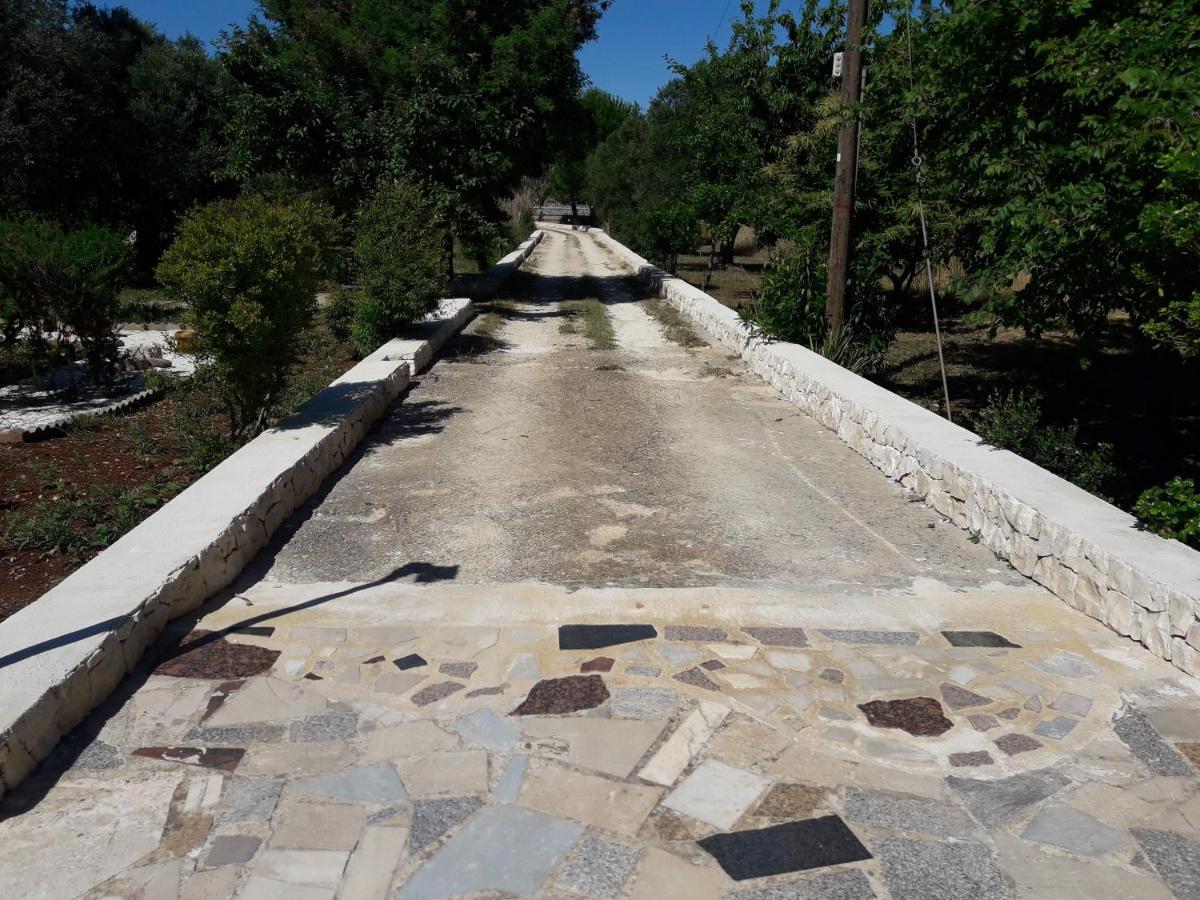 Villa Il Leccio - Trulli Cisternino Bagian luar foto
