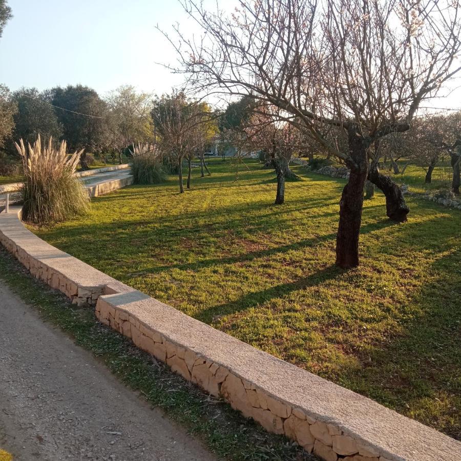 Villa Il Leccio - Trulli Cisternino Bagian luar foto