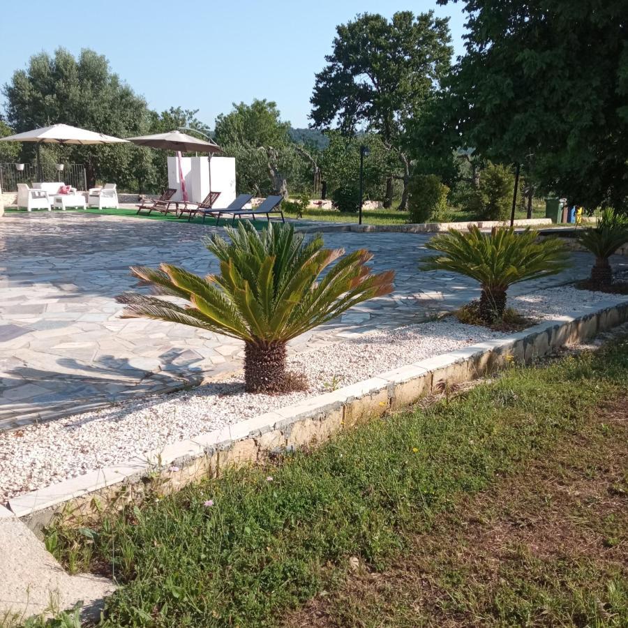 Villa Il Leccio - Trulli Cisternino Bagian luar foto