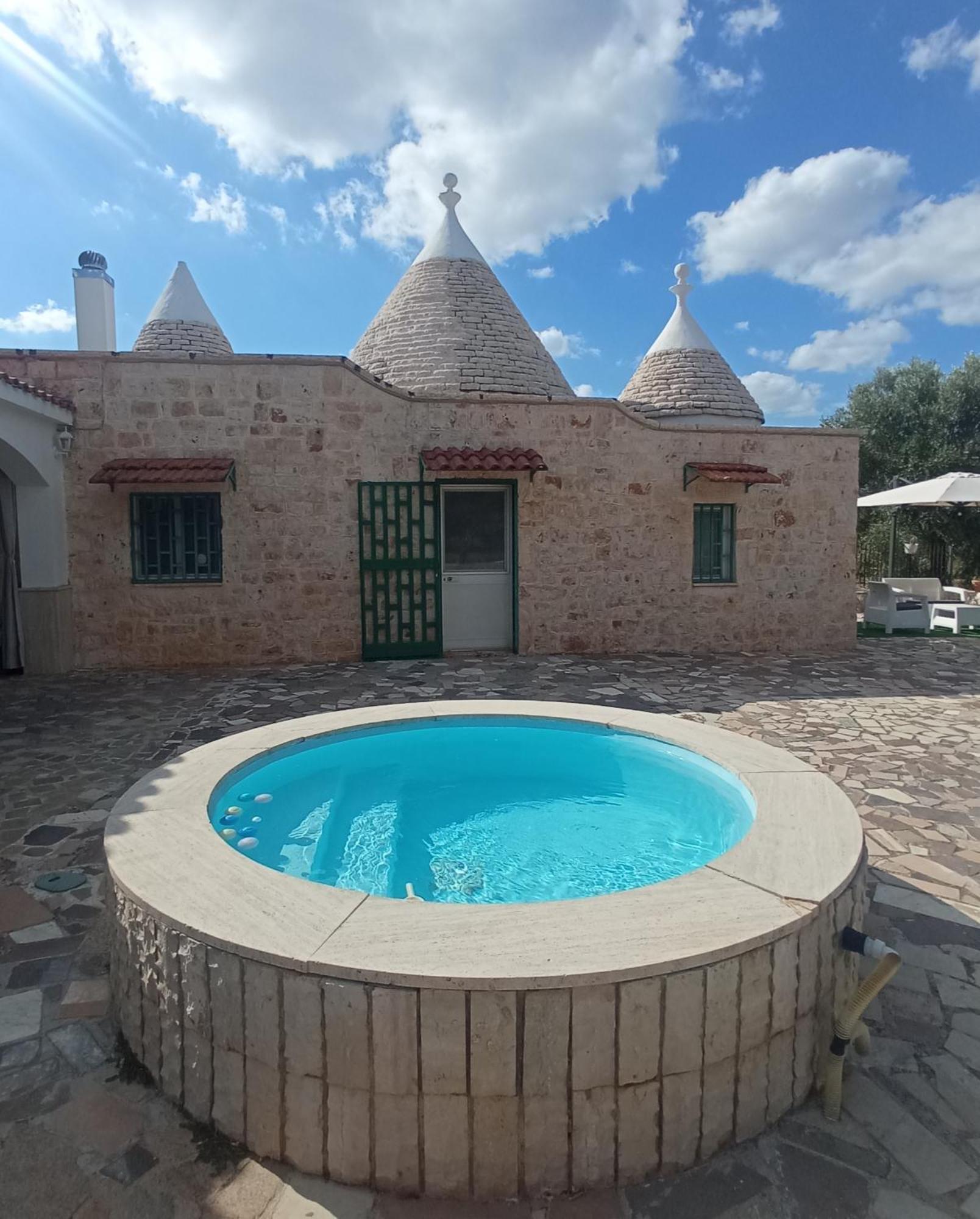 Villa Il Leccio - Trulli Cisternino Bagian luar foto